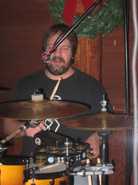 Docs123108/Dave_at_Doc_Watson_s__Dec_31__2008___.jpg